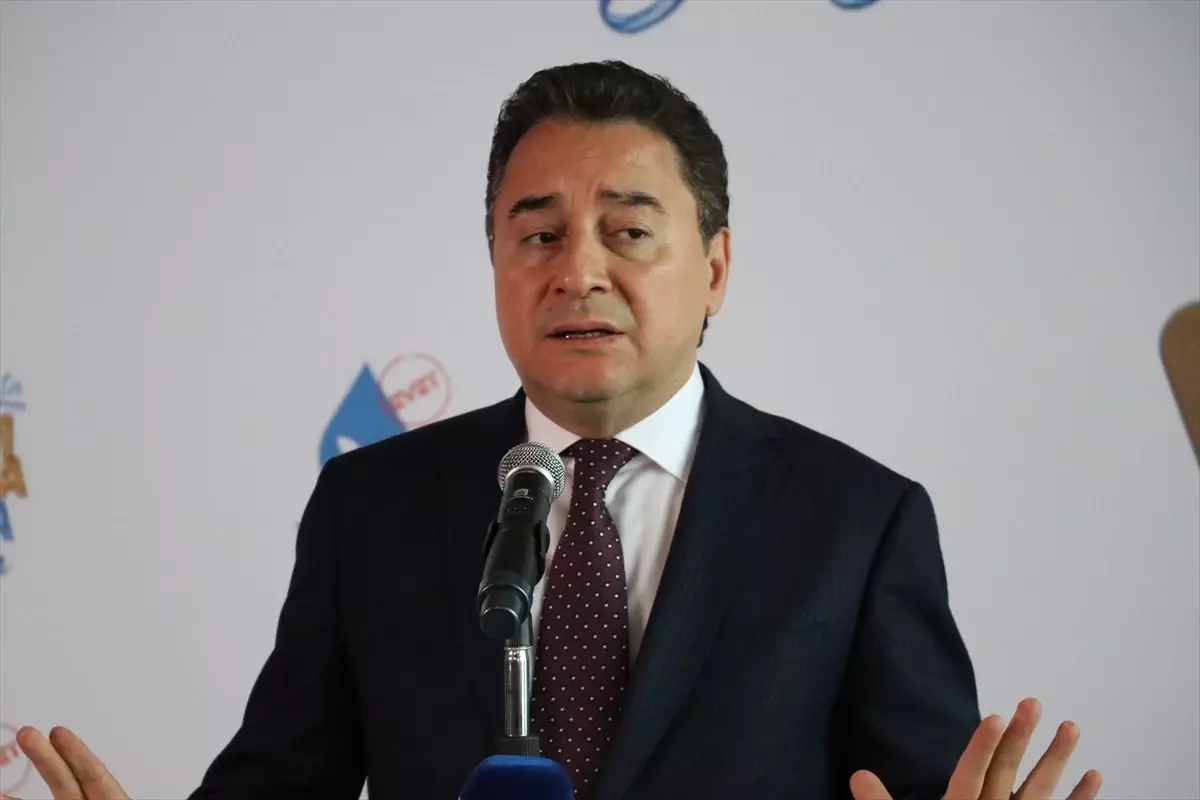 DEVA Partisi Genel Başkanı Ali Babacan Zonguldak\'ta basın mensuplarıyla bir araya geldi