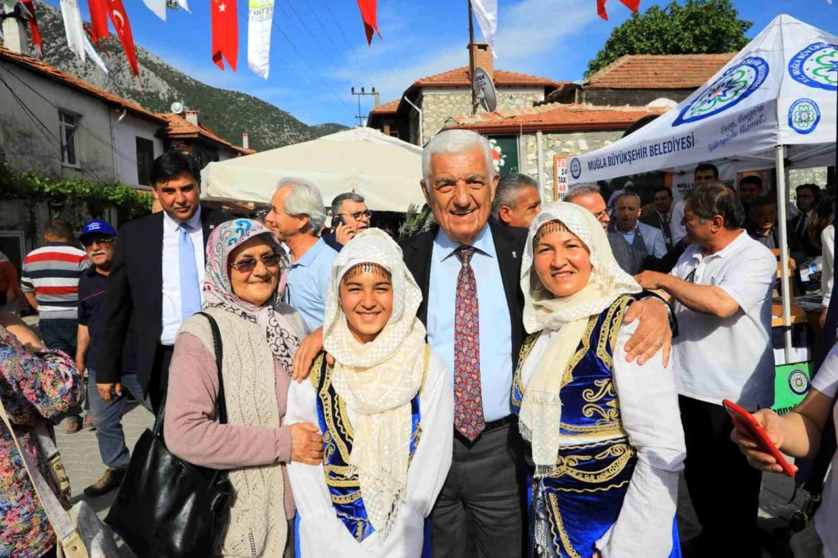 Muğla Büyükşehir Belediye Başkanı Dr. Osman Gürün, 8 Mart Dünya Kadınlar Günü\'nü kutladı