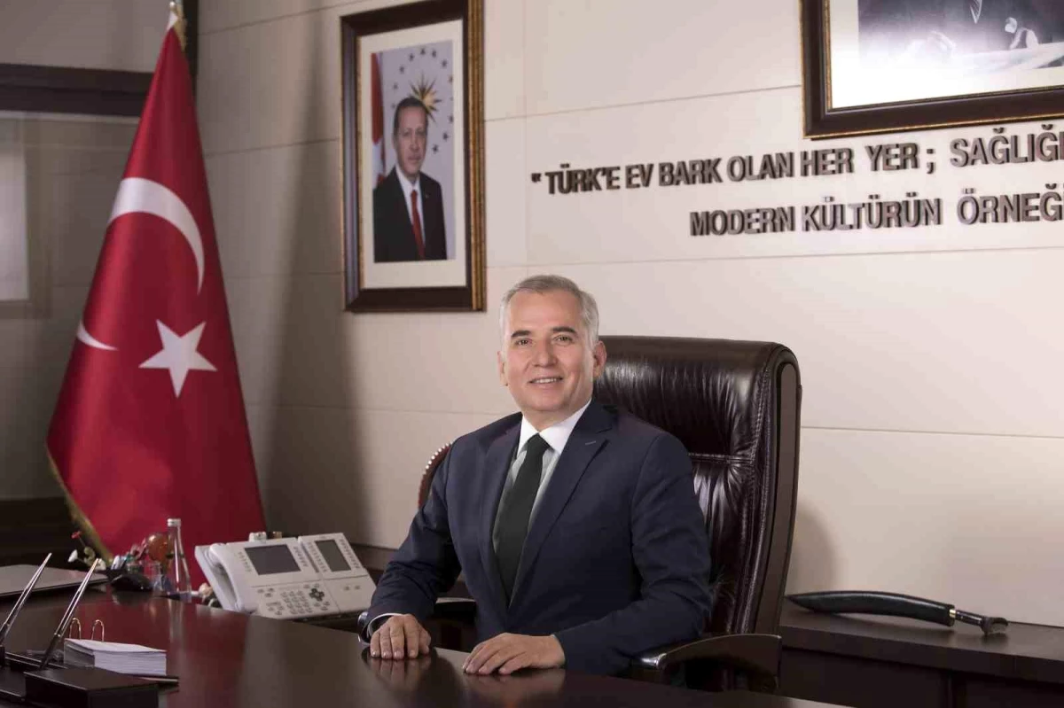 Denizli Büyükşehir Belediye Başkanı Osman Zolan, Kadınların Önemini Vurguladı