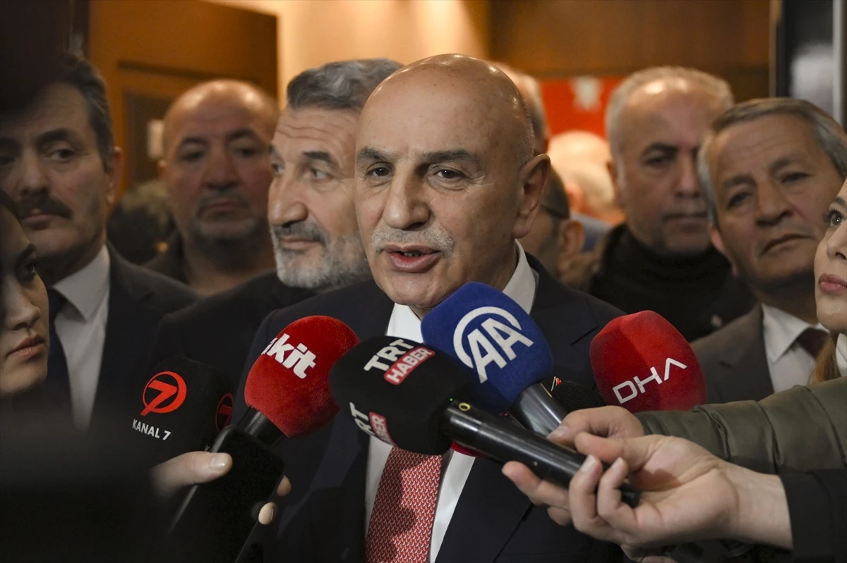 Turgut Altınok: Büyükşehir Belediye Başkanı herkesin belediye başkanı olamamıştır