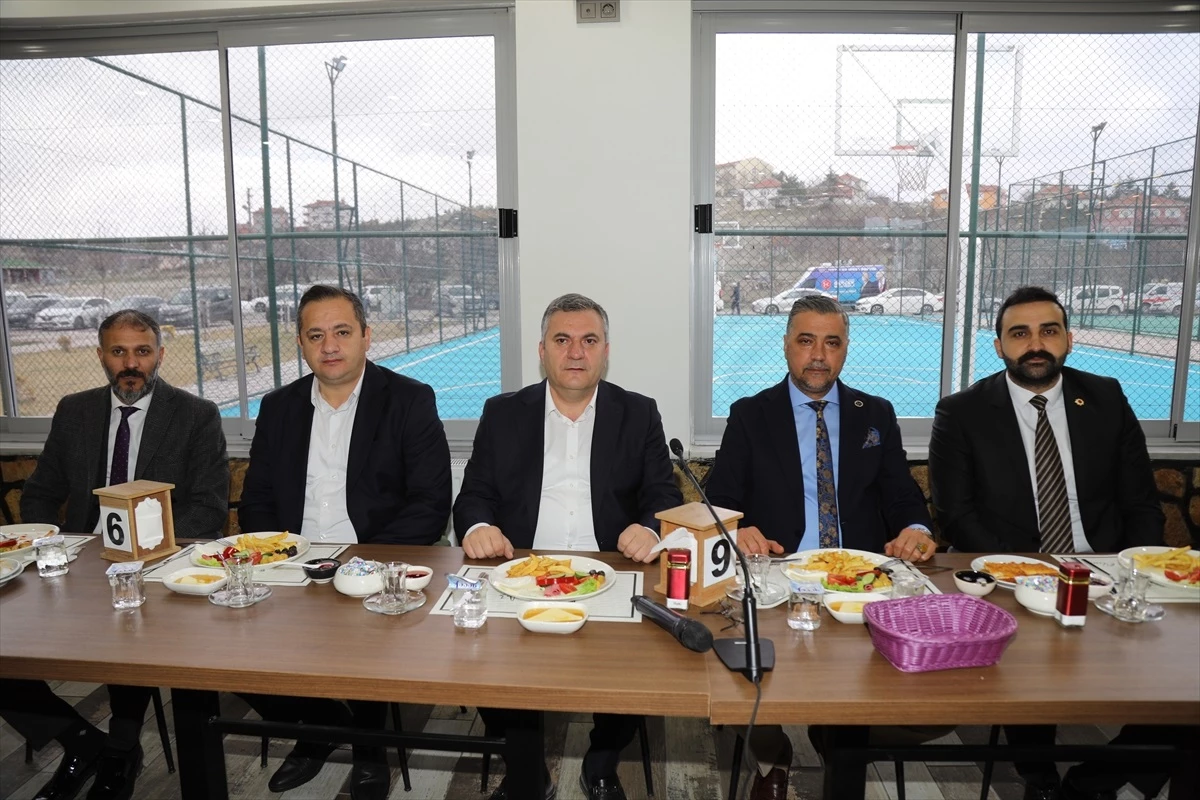Çubuk Belediye Başkanı ve MHP İl Başkanı STK\'larla bir araya geldi