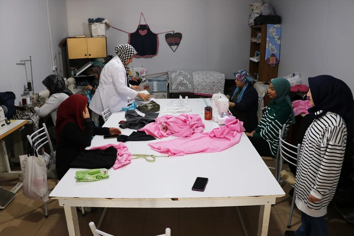 Depremzede Kadınlar Gaziantep\'te Kendilerini Geliştiriyor