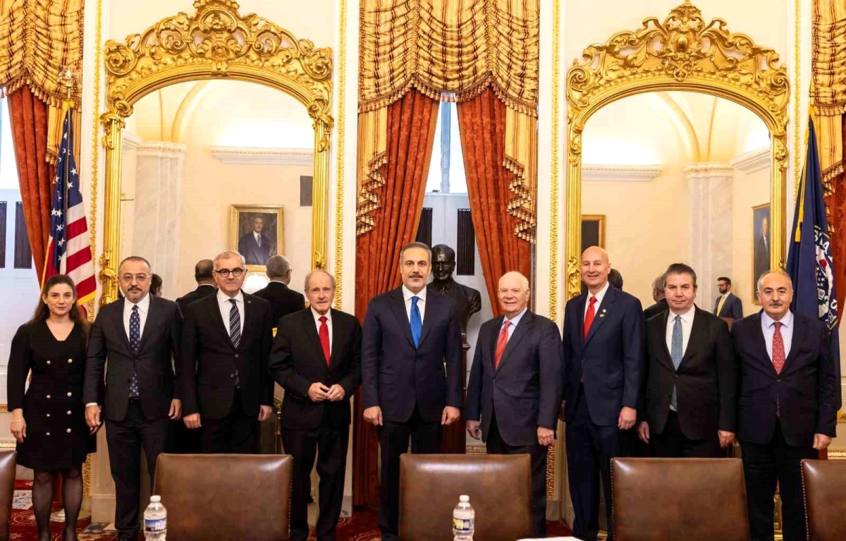 Dışişleri Bakanı Hakan Fidan, ABD Senatosu Dış İlişkiler Komitesi Başkanı Benjamin Cardin ile Görüştü