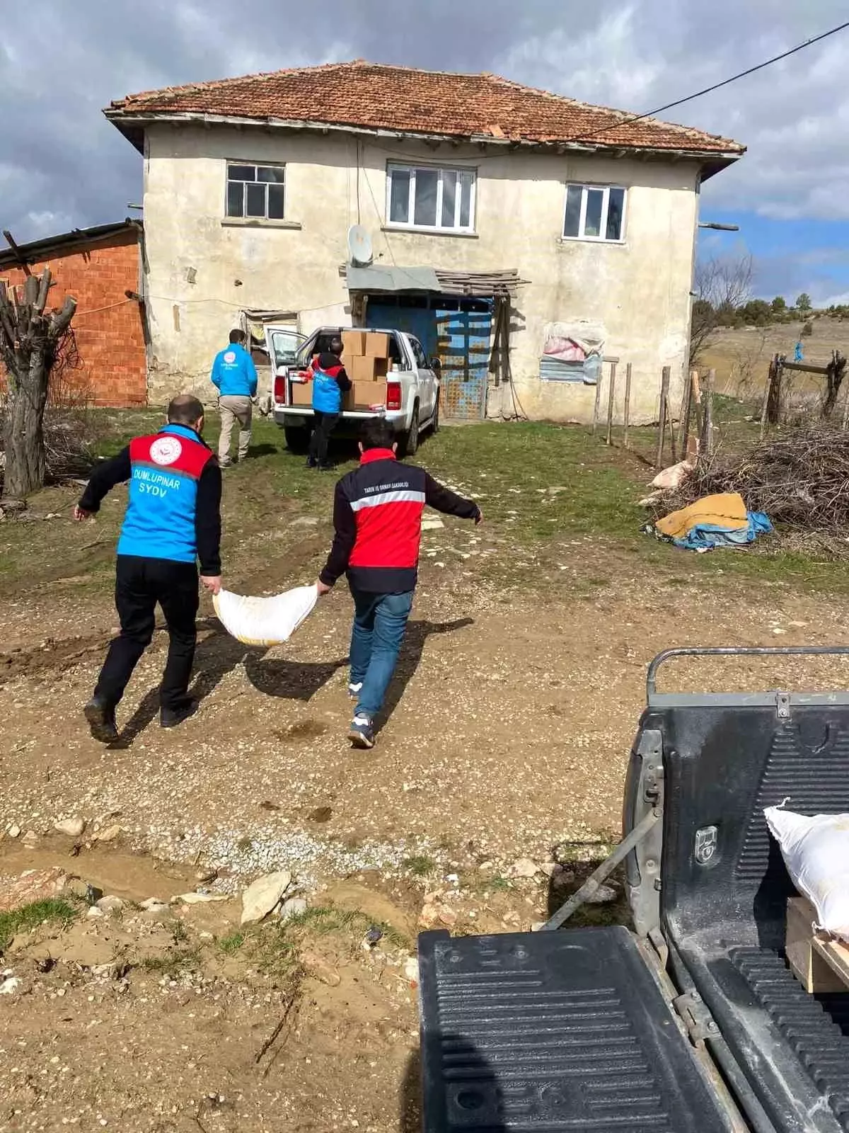 Dumlupınar İlçe Tarım ve Orman Müdürlüğü, ihtiyaç sahibi ailelere yardım projesini tamamladı