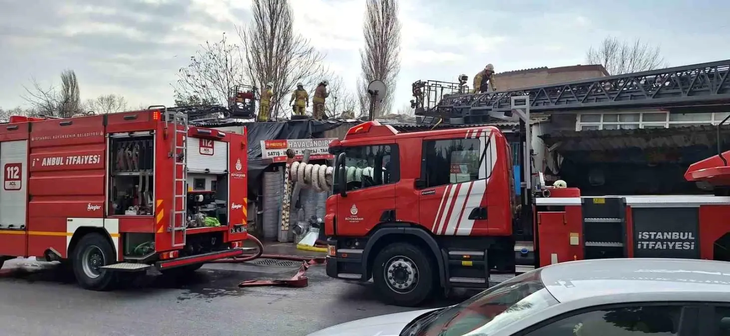 Güngören\'de oto tamirhanesi yangında hasar gördü