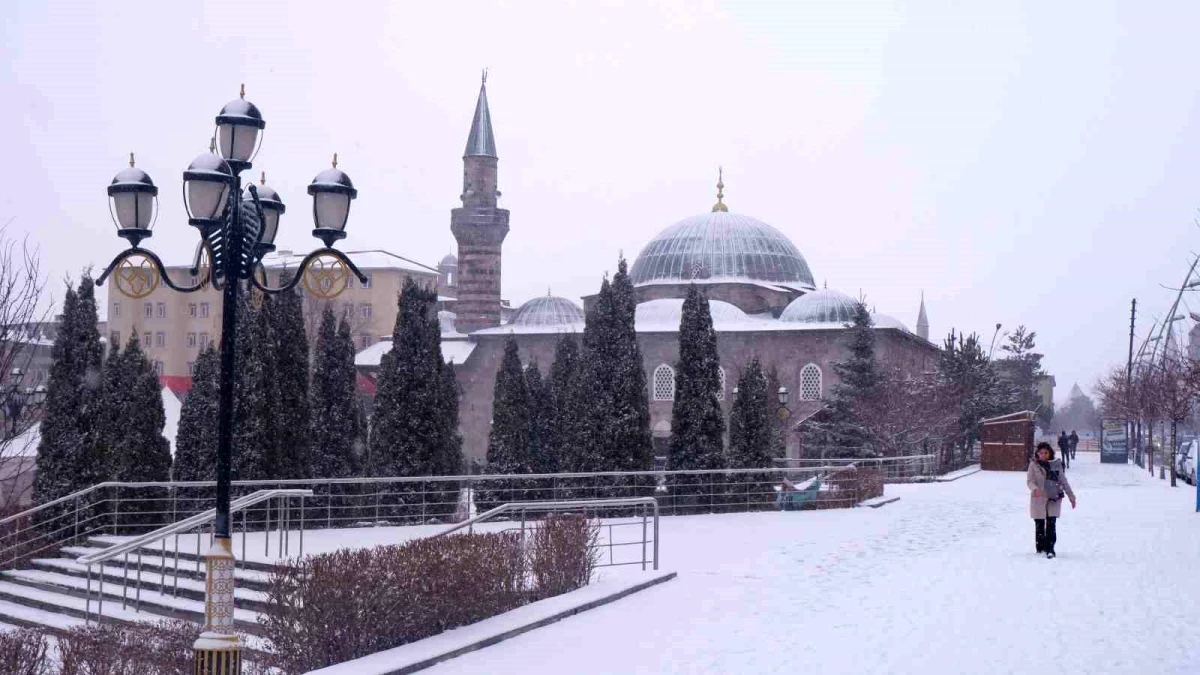 Erzurum\'da Kar Yağışı Yeniden Başladı