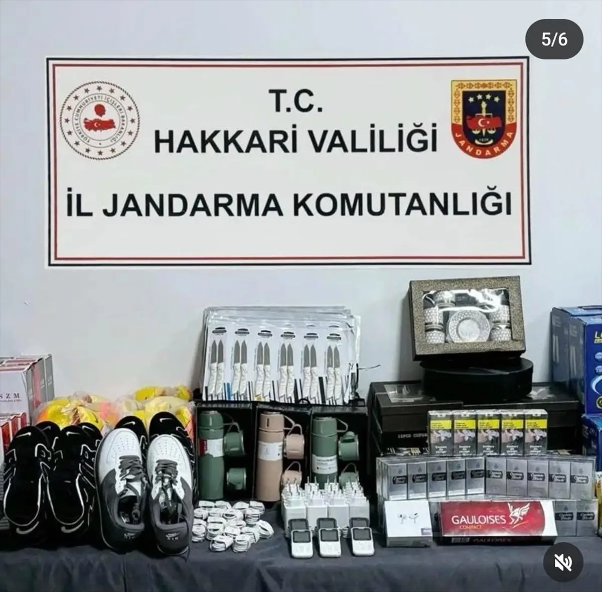 Hakkari\'de Jandarma Operasyonunda Kaçakçılık Malzemeleri Ele Geçirildi