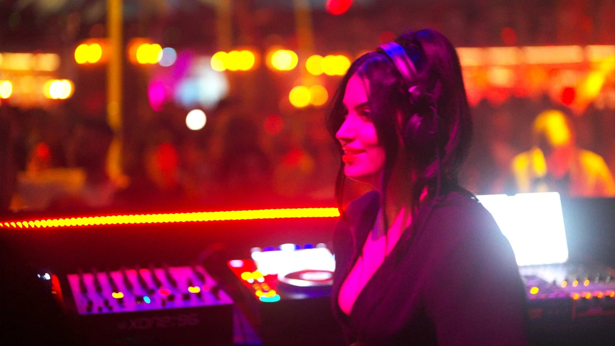 İranlı kadın DJ\'ler tabuları yıkıyor