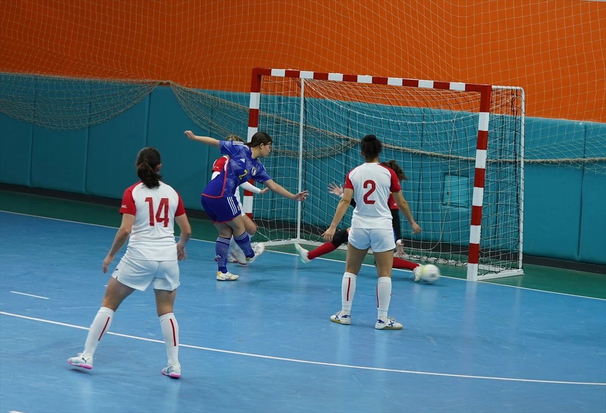 İşitme Engelliler Kış Olimpiyat Oyunları\'nda Kadınlar Futsal Yarı Finalistleri Belli Oldu