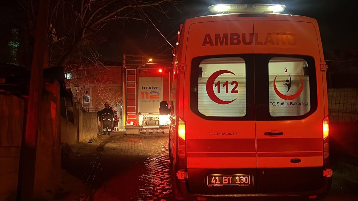Gebze\'de çıkan yangın itfaiye ekiplerince söndürüldü