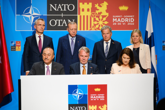 NATO'ya resmen katılan İsveç, 200 yıllık tarafsızlık politikası neden bitirdi?