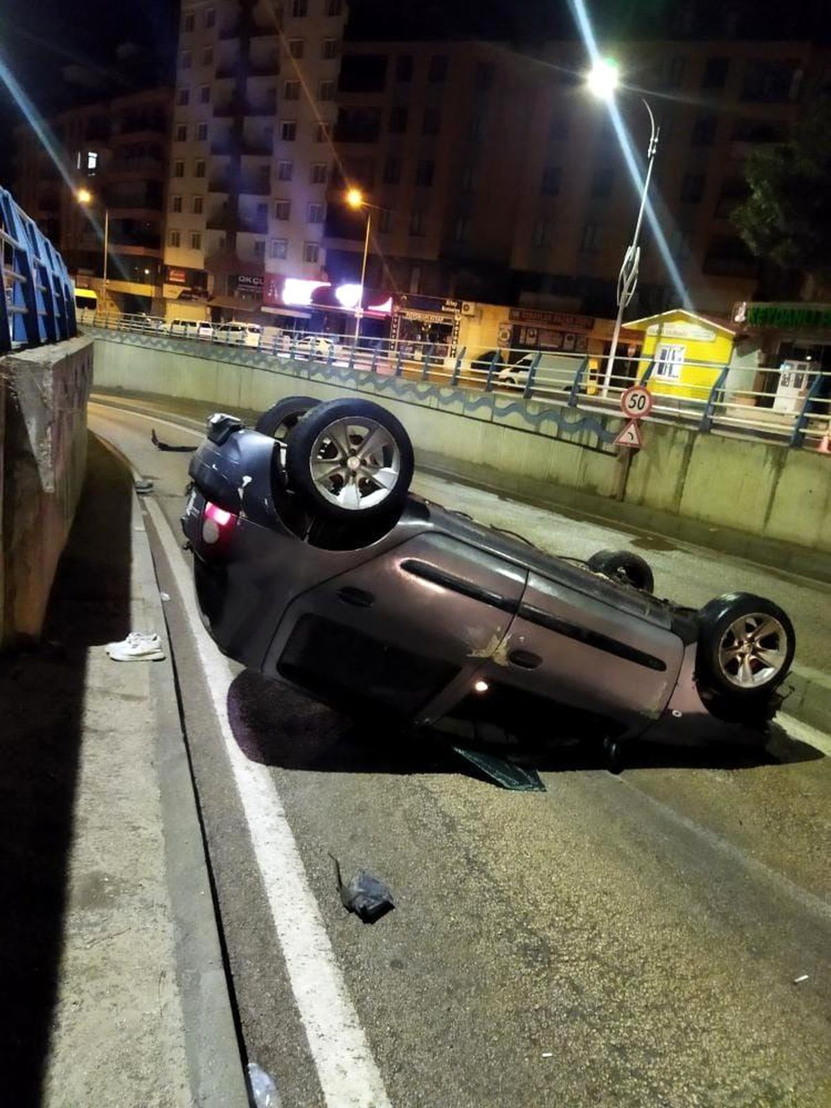 Elazığ\'da otomobilin takla atması sonucu 1 kişi yaralandı