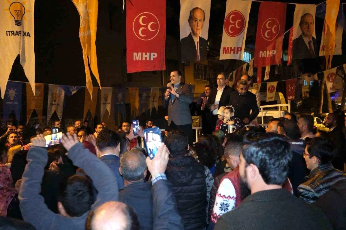 Aydın Efeler\'in en genç Belediye Başkan Adayı Burak Pehlivan\'ın Köprülü-Veysipaşa mahalle toplantısı mitinge dönüştü