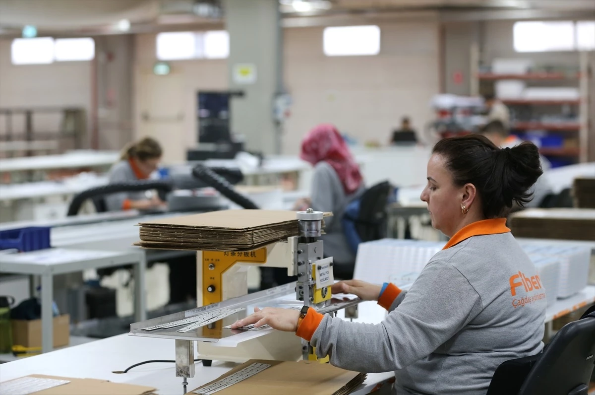 Antalya\'da OSB\'deki Firmalarda Kadınların Üretime Katkısı Artıyor