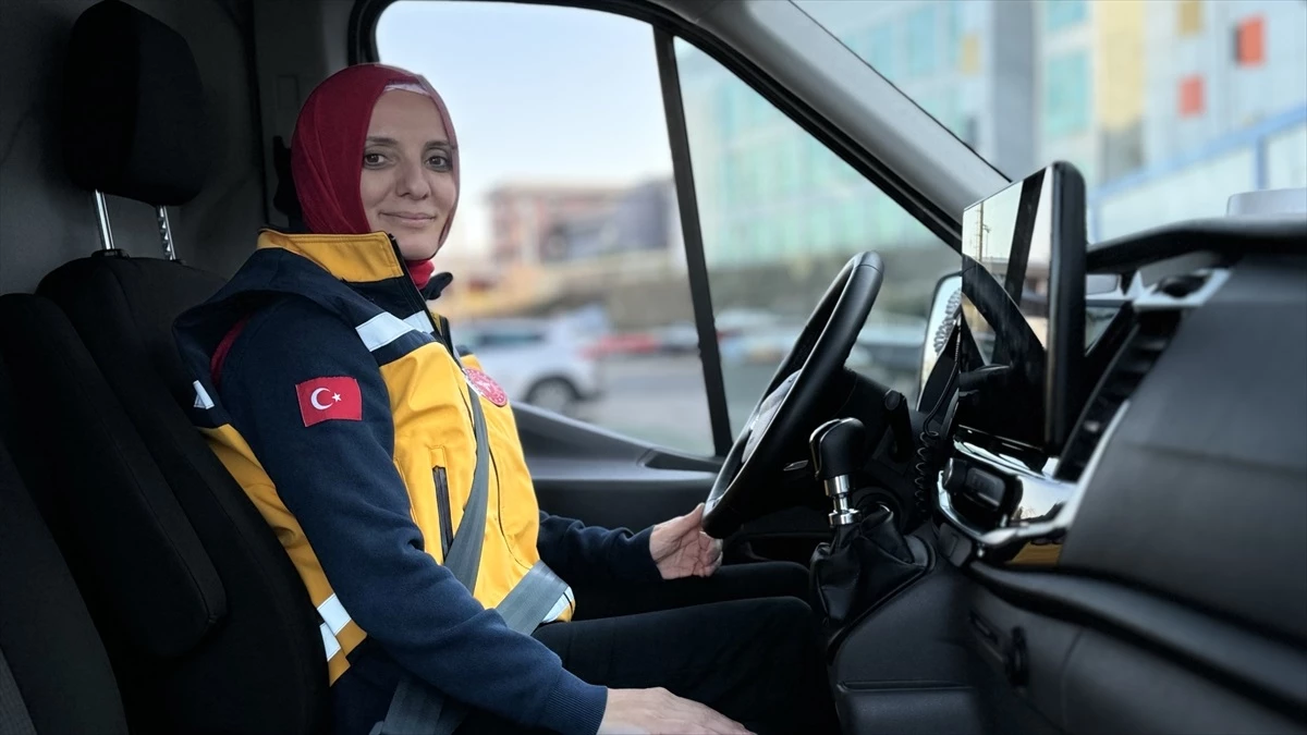 Trabzon\'da 20 Yıl Önce Mesleğe Başlayan Paramedik, Acil Sağlık Çalışanlarının Yetiştirilmesinde Görev Alıyor