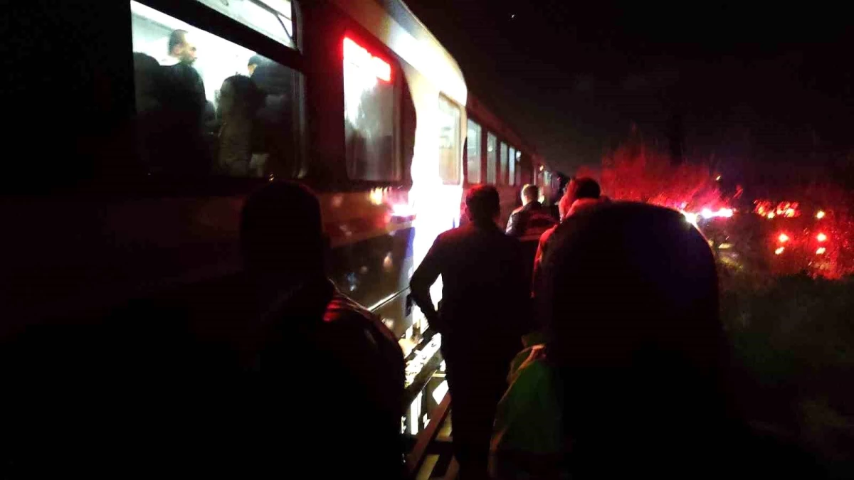 Aydın\'ın İncirliova ilçesinde tren kazası: Bir kişi hayatını kaybetti