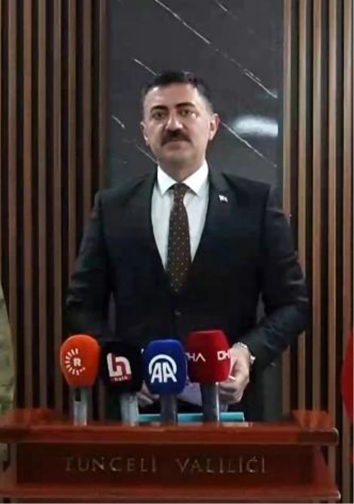 Tunceli Valisi Bülent Tekbıyıkoğlu Asayiş ve Güvenlik Bilgilendirme Toplantısı Düzenledi