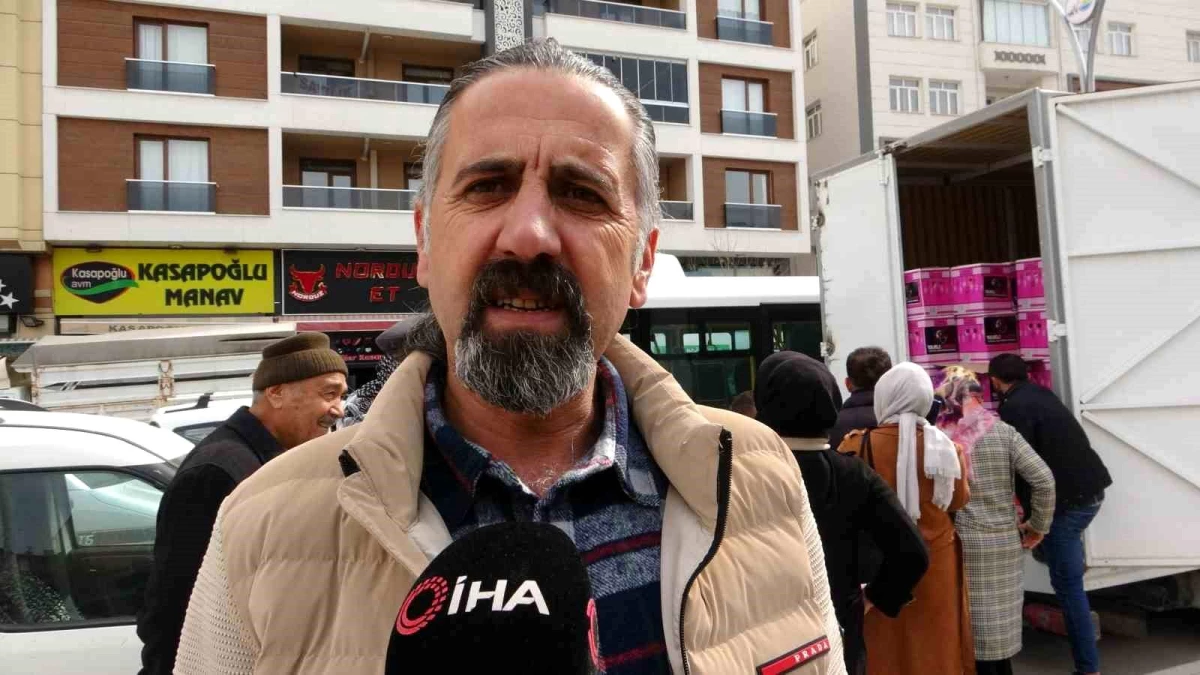 Vanlı iş adamı Fehim Güner bin aileye gıda kolisi dağıttı