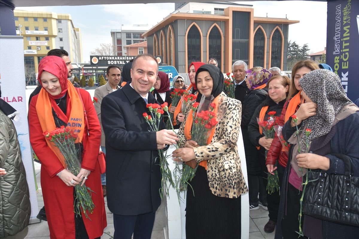 AK Parti Afyonkarahisar Kadın Kolları Başkanı 8 Mart Dünya Kadınlar Günü\'nü kutladı