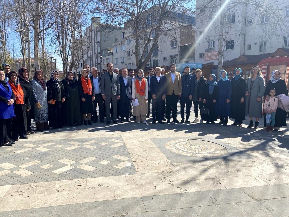 AK Parti Adıyaman Kadın Kolları 8 Mart Dünya Kadınlar Günü\'nü kutladı