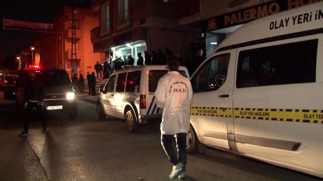 Haber alınmayan kadın evinde kanlar içinde ölü bulundu Haber alınmayan kadın evinde kanlar içinde ölü bulundu