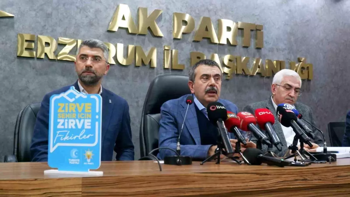 Milli Eğitim Bakanı Erzurum\'da \'Zirve Şehir İçin, Zirve Fikirler\' projesini tanıttı