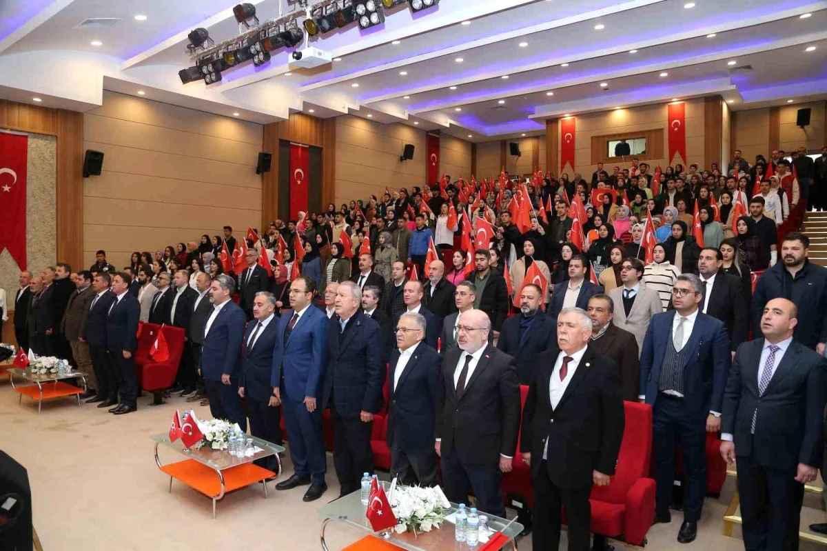 Kayseri Büyükşehir Belediye Başkanı Dr. Memduh Büyükkılıç, Hulusi Akar\'ın konferansına katıldı