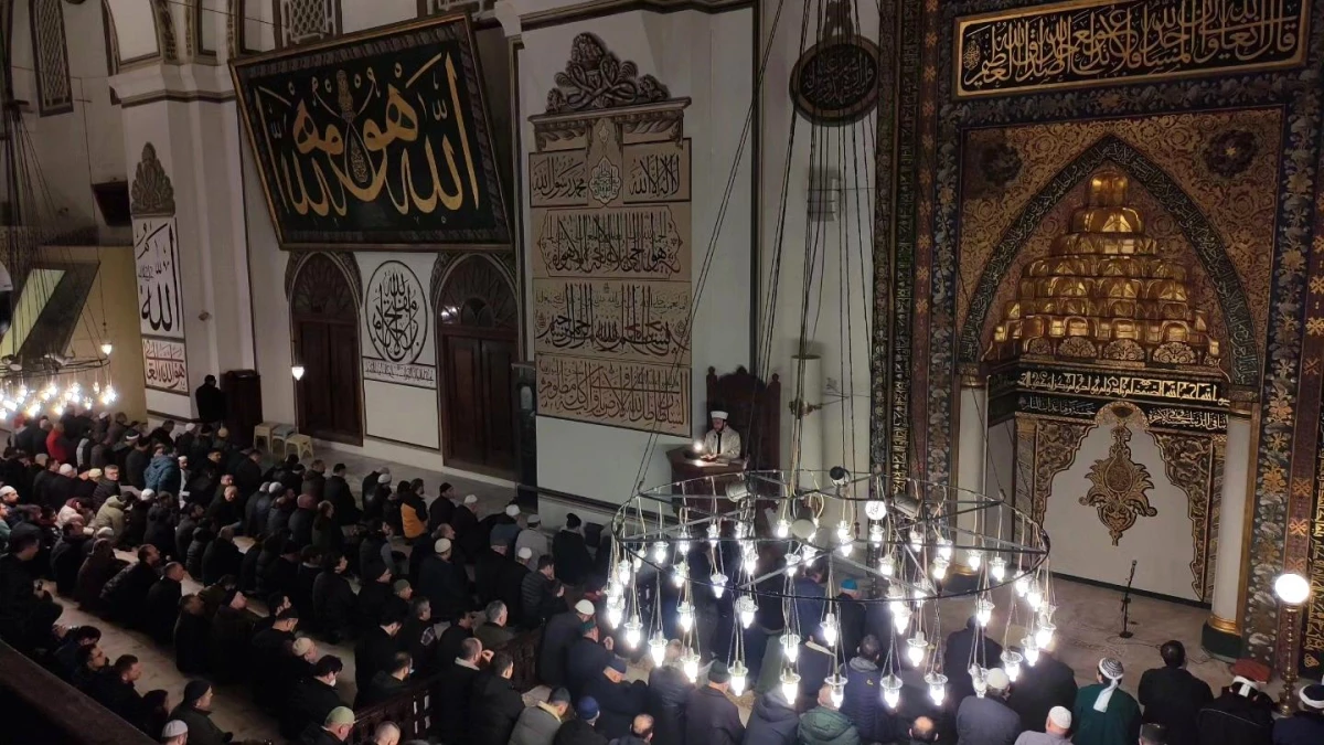 Bursa\'da 28 camide hatimle teravih namazı kılınacak