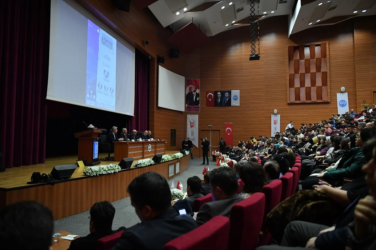 Büyükşehir Belediye Başkanı Memduh Büyükkılıç, Kayseri Üniversitesi paneline katıldı