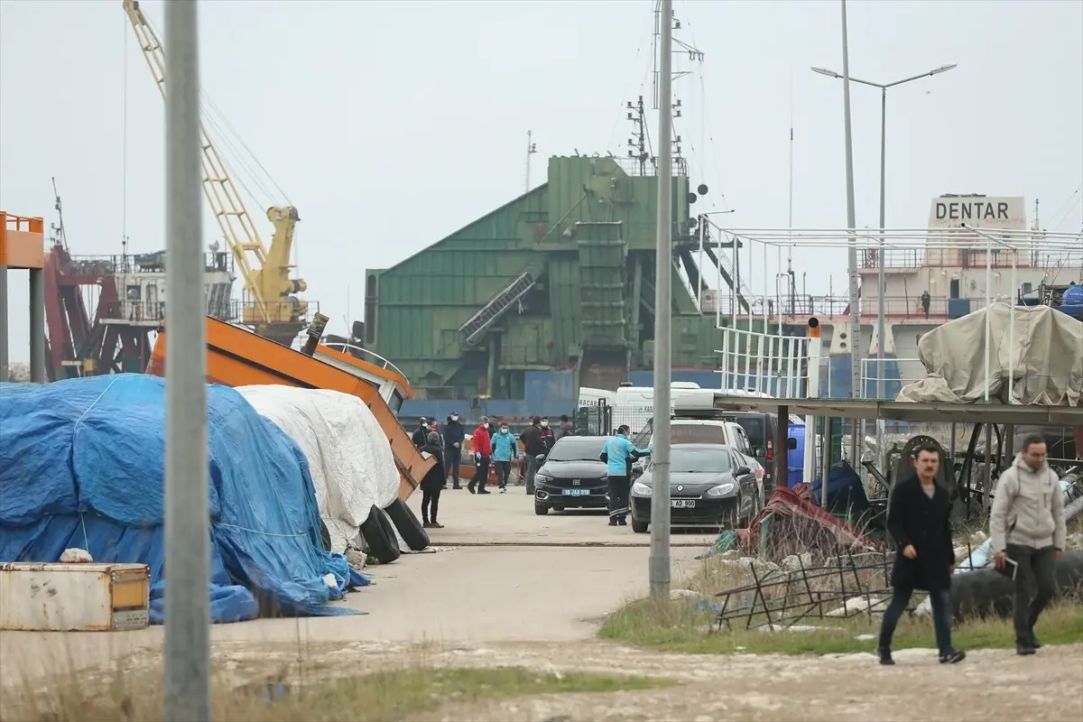 Marmara Denizi\'nde Batan Kargo Gemisinin Sahibi ve Kaptanı Son Yolculuğuna Uğurlandı