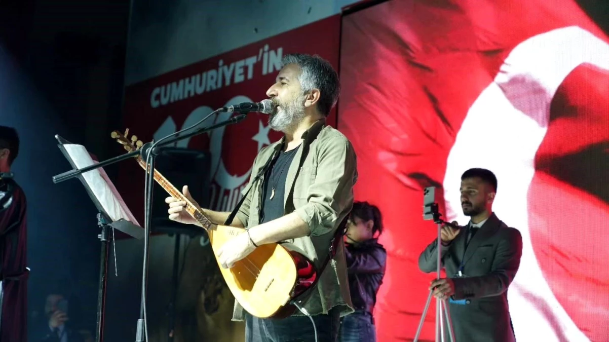 Erzurum Ülkü Ocakları\'ndan unutulmaz konser