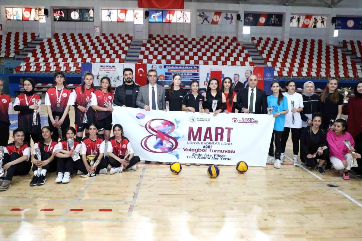 Ağrı\'da Kadınlar Günü\'ne Özel Voleybol Turnuvası Düzenlendi