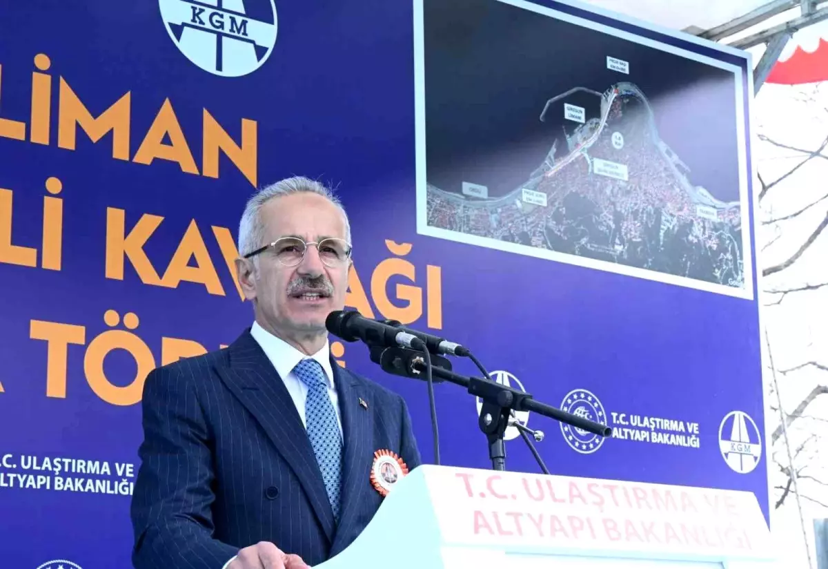 Ulaştırma Bakanı Uraloğlu, hızlı tren ağını Karadeniz\'e ulaştıracak projelere başladıklarını açıkladı