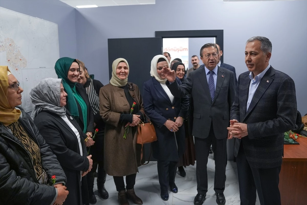 İçişleri Bakanı Ali Yerlikaya, AK Parti Altındağ Seçim Koordinasyon Merkezini ziyaret etti