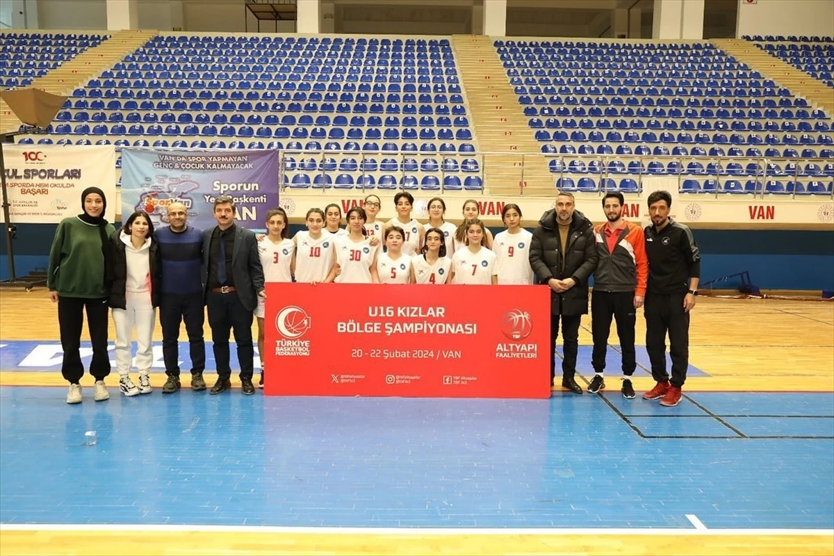 İpekyolu Belediyesi Kız Basketbol Takımları Türkiye Yarı Finallerinde