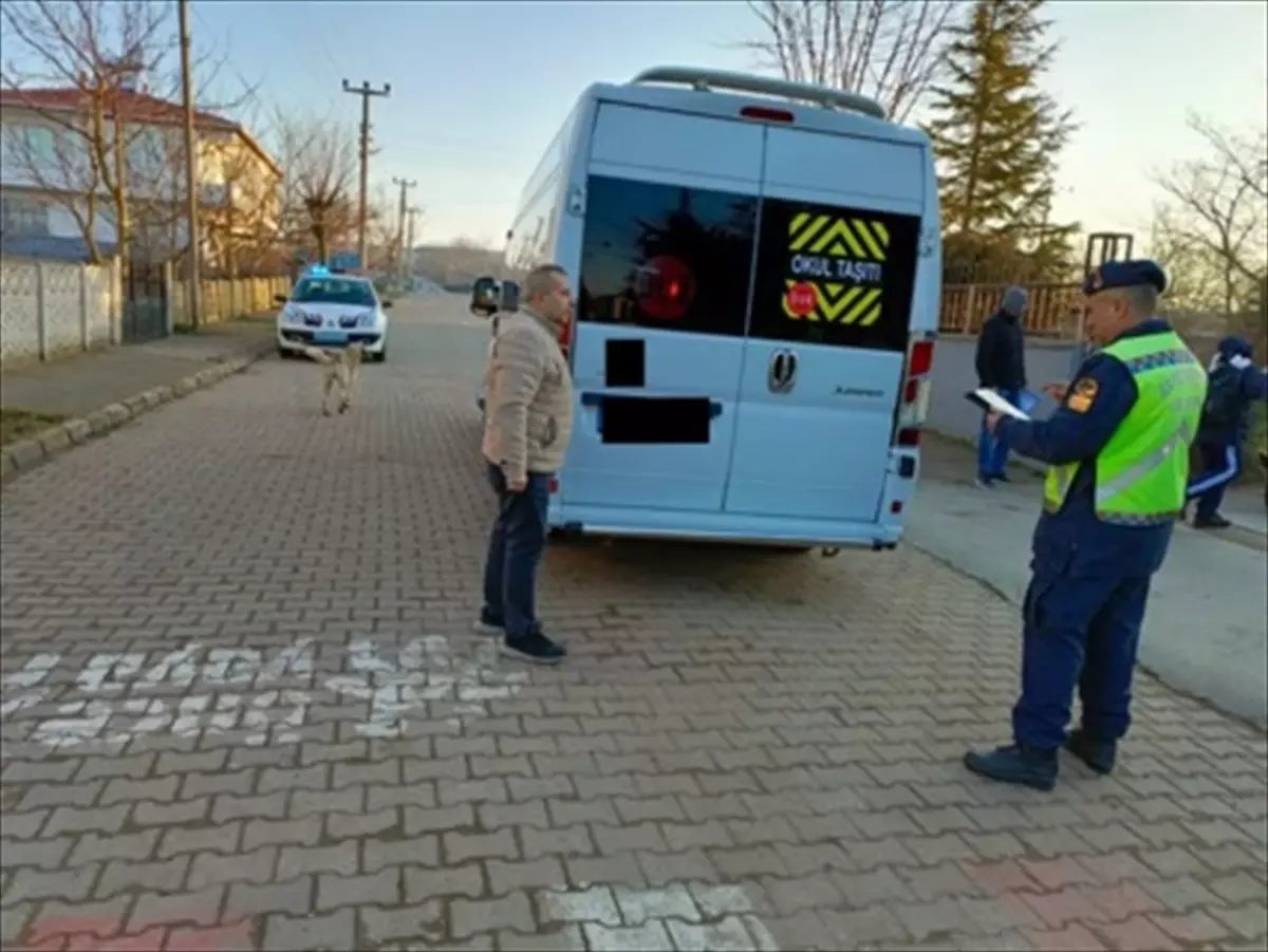 Kırklareli Jandarma Komutanlığı okul servislerini denetledi