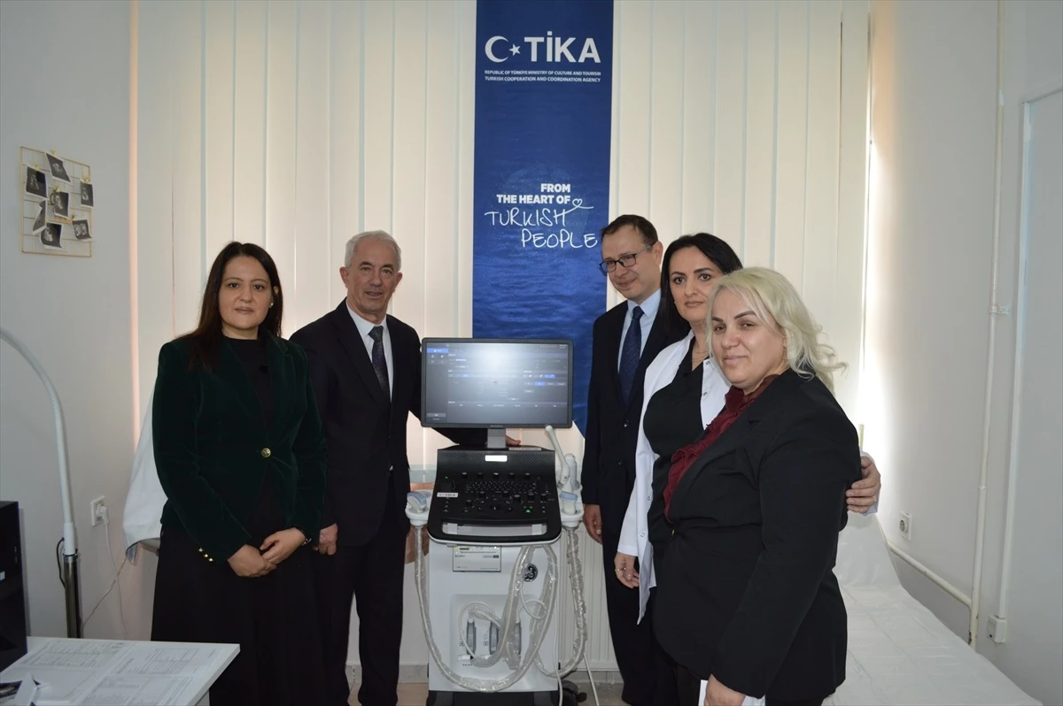 Kosova\'da Dragaş Belediyesi Aile Hekimliğine ultrason cihazı temin edildi