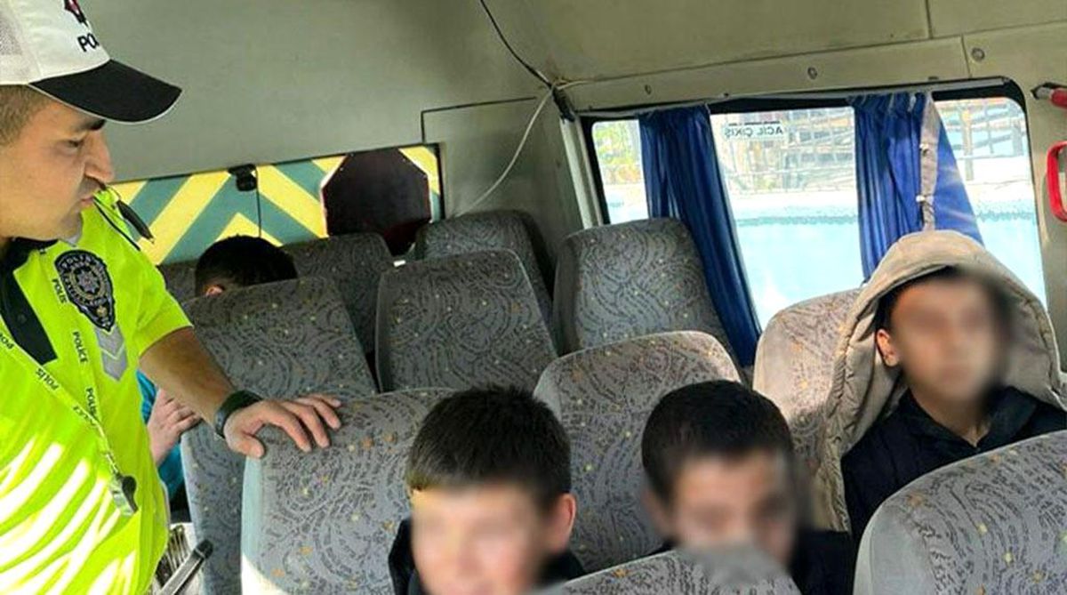 Manisa\'da Okul Servislerine Yönelik Denetimlerde 7 Araç ve Sürücüsüne Cezai İşlem Uygulandı