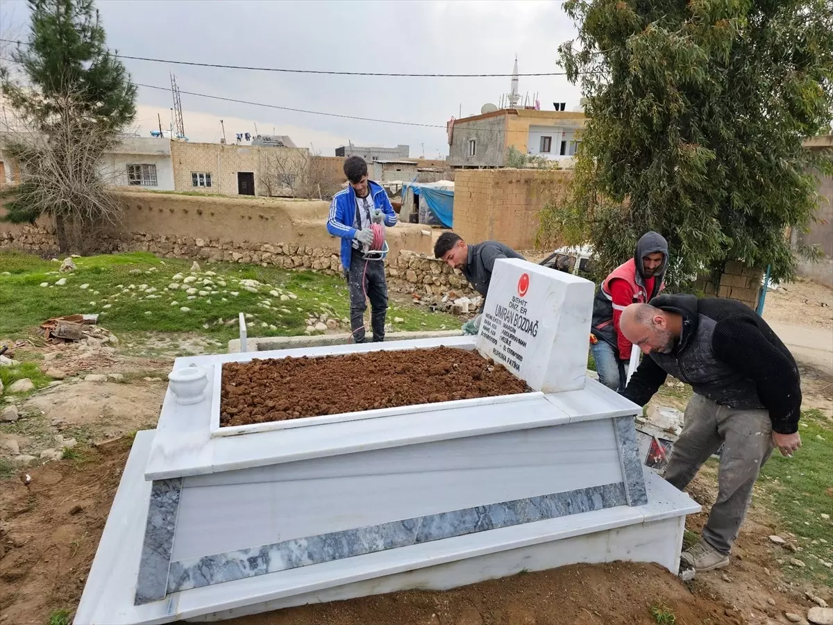 Mardin\'deki şehit kabirlerinde bakım ve yenileme çalışması yapıldı