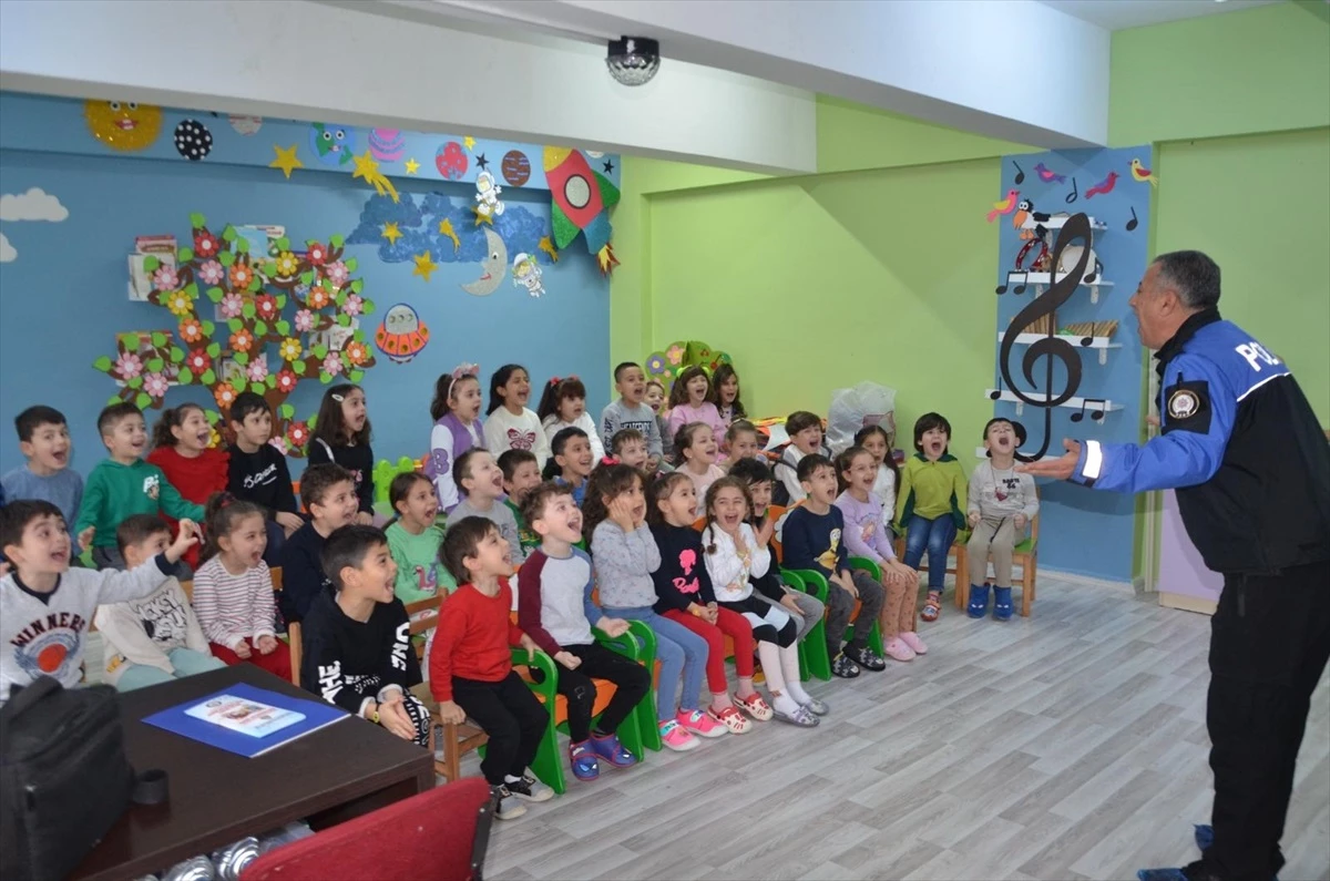 Samsun\'da Öğrencilere Güvenli Yaşam Eğitimi Verildi