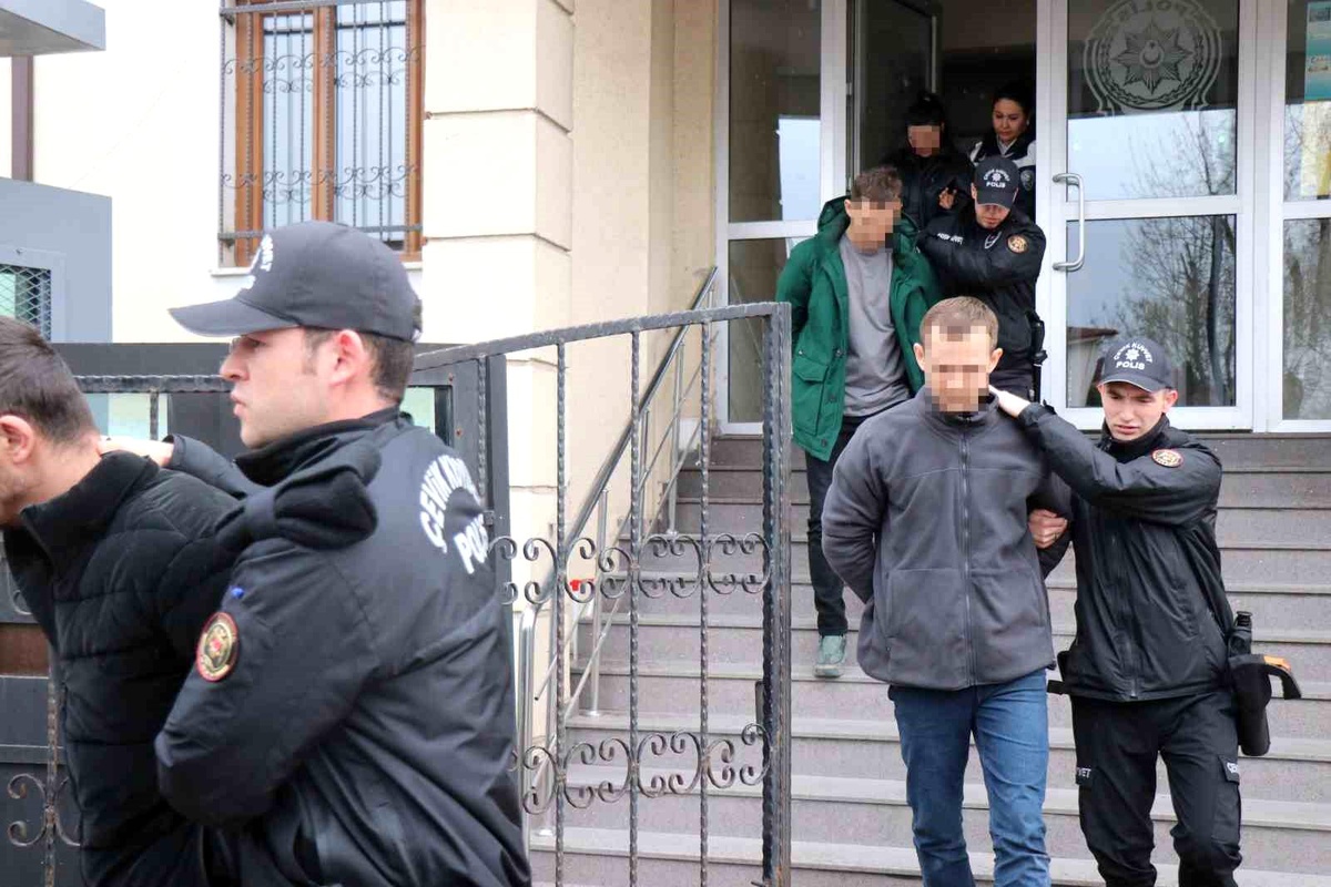 Geyve\'de bıçaklanarak öldürülen kişiyle ilgili yeni detaylar ortaya çıktı
