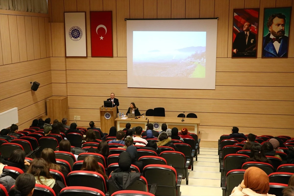 Tekirdağ Namık Kemal Üniversitesinde Hava Kirliliğini Etkileyen Coğrafi Faktörler Konferansı Düzenlendi