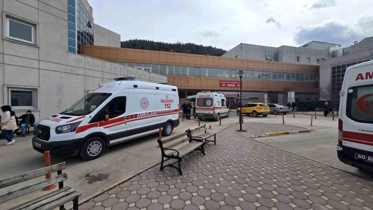 Tokat\'ta öğle arası yemekten sonra rahatsızlanan 6 öğrenci hastaneye kaldırıldı