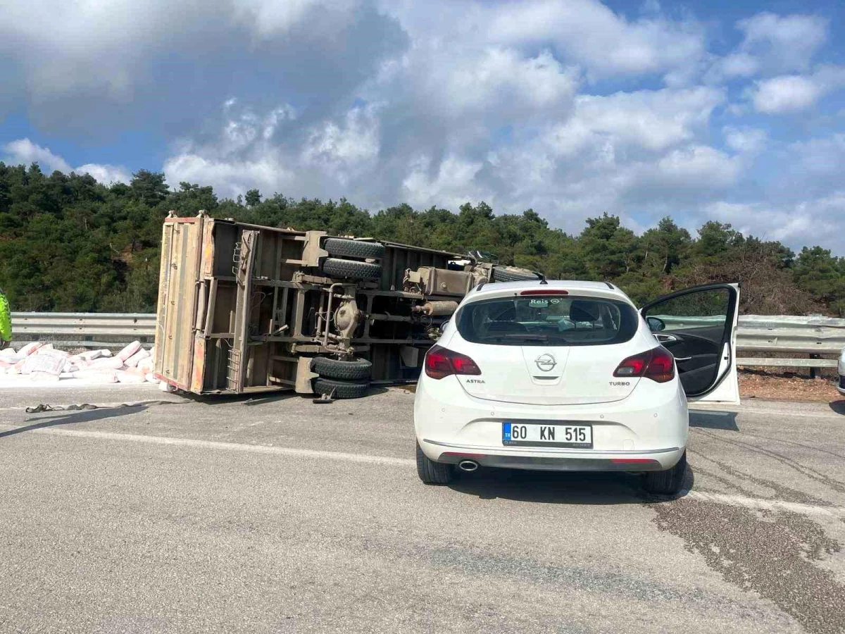 Tokat-Niksar yolunda kaza: 3 kişi yaralandı