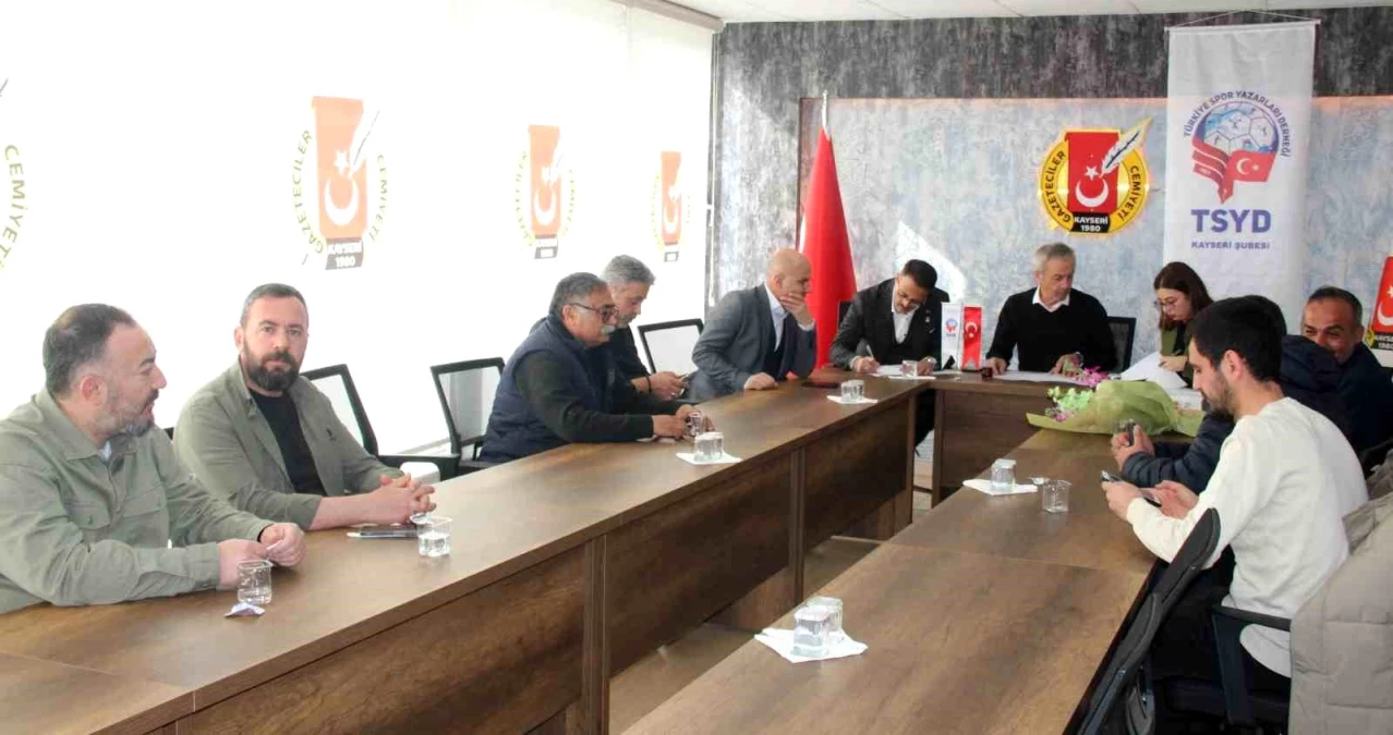 TSYD Kayseri Şubesi\'nde Oktay Ensari yeniden başkan seçildi