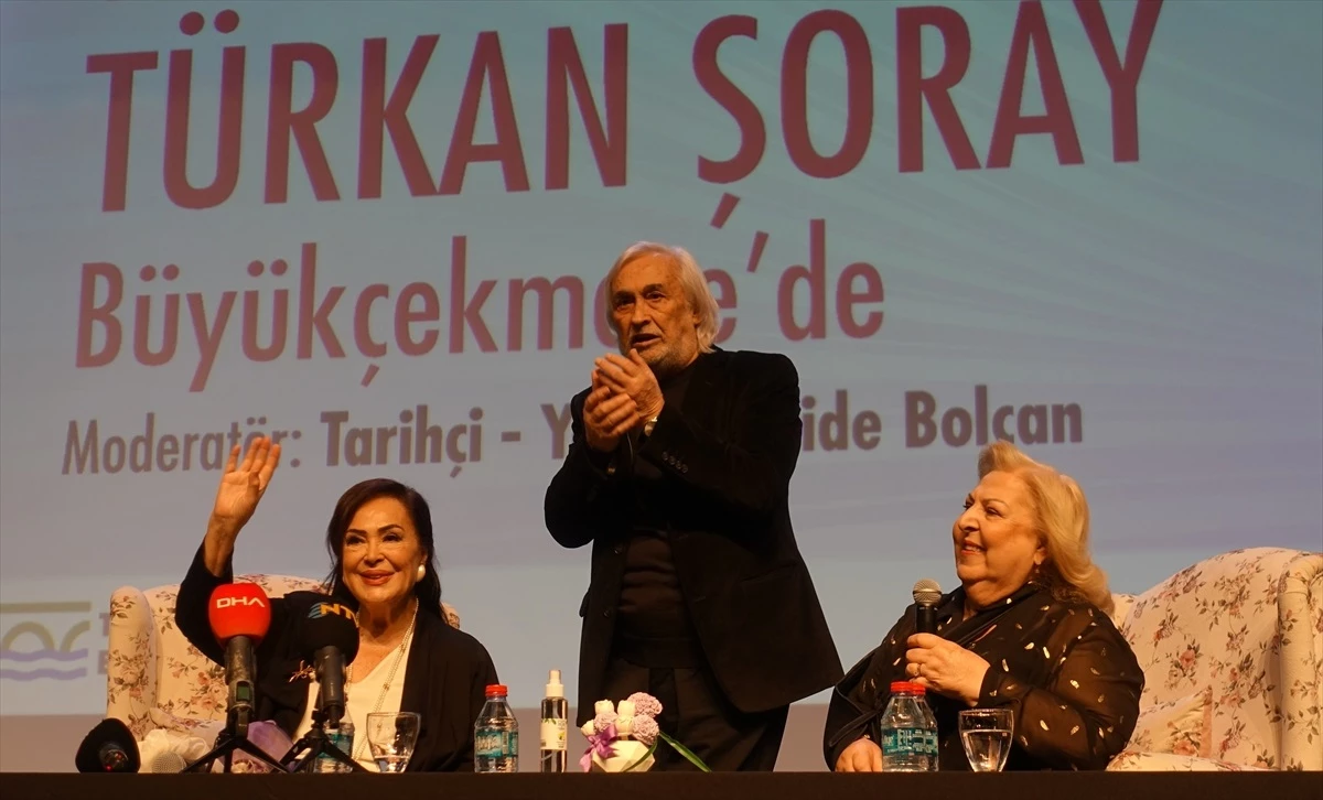 Türkan Şoray, Dünya Kadınlar Günü\'nde sevenleriyle buluştu