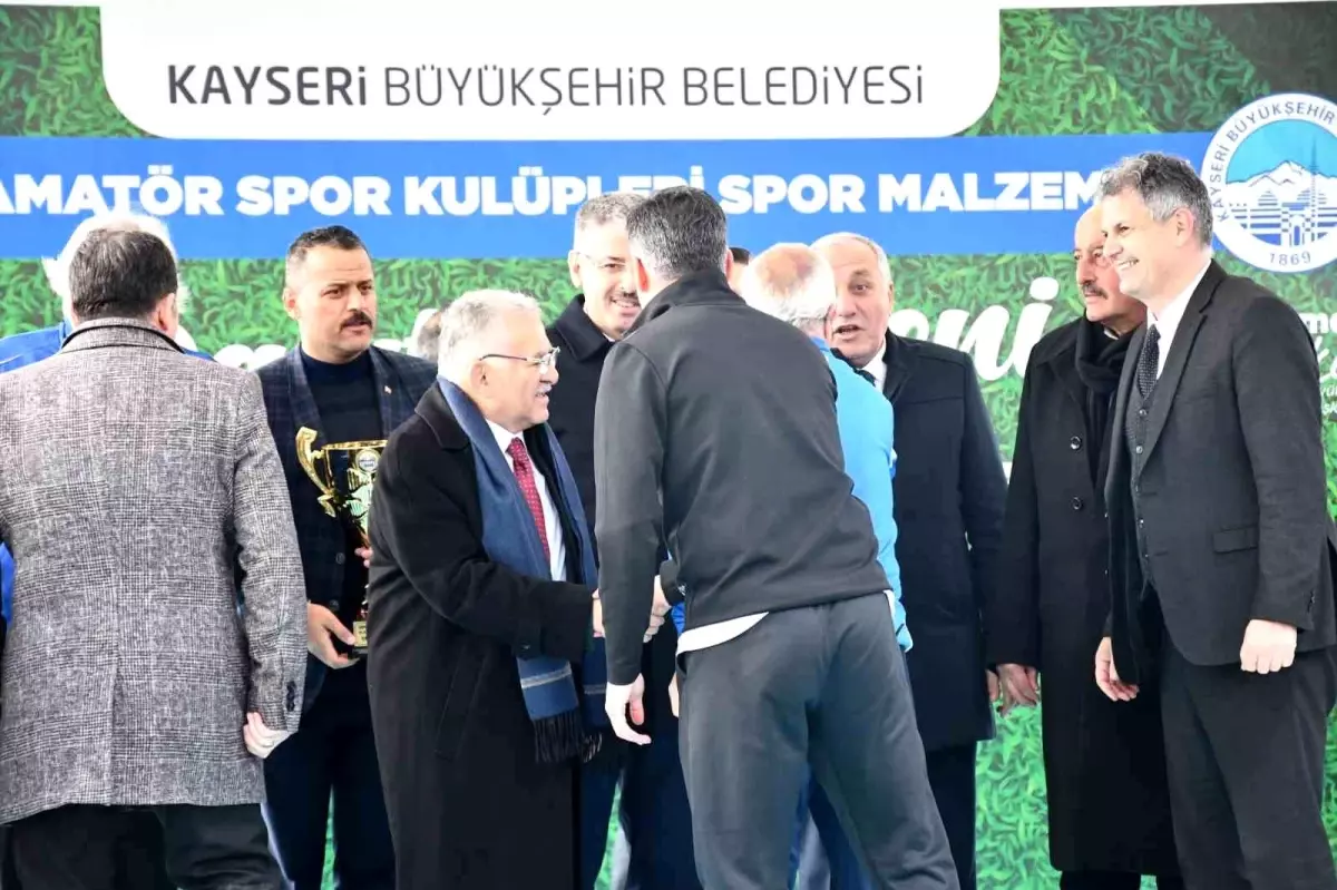 Yahyalıspor Kayseri Süper Amatör Küme şampiyonu oldu