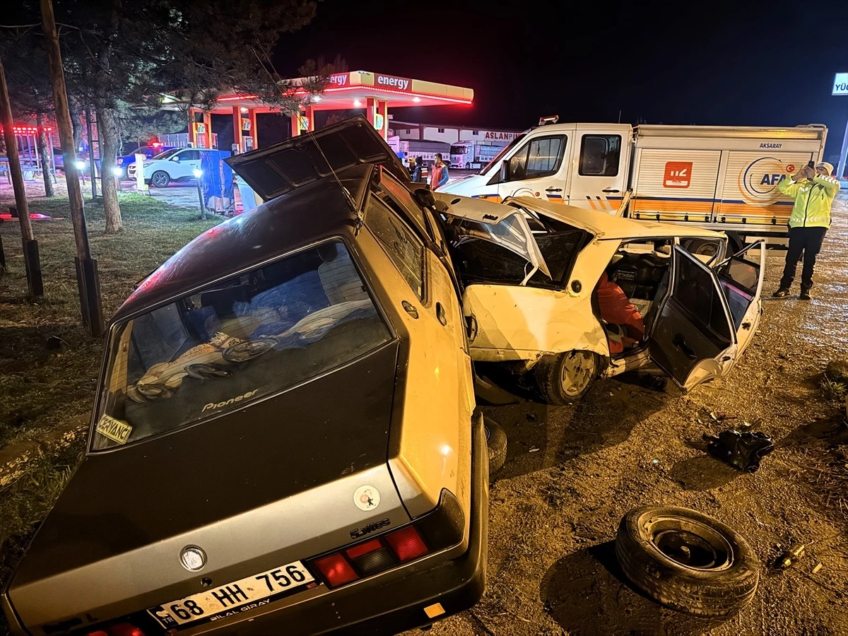 Aksaray\'da trafik kazası: 1\'i ağır 6 kişi yaralandı