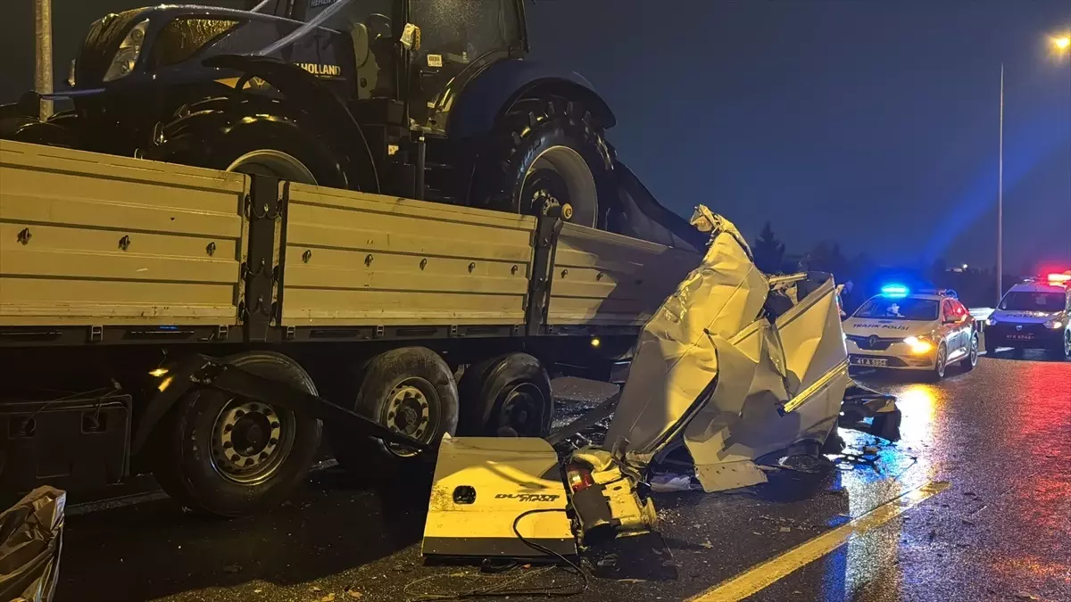 Anadolu Otoyolu\'nda 3 araç karıştığı trafik kazasında 1 kişi yaralandı