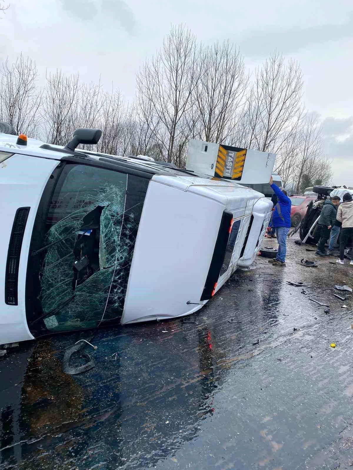 Bartın\'da işçi servisleri çarpıştı: 1 ölü, 15 yaralı